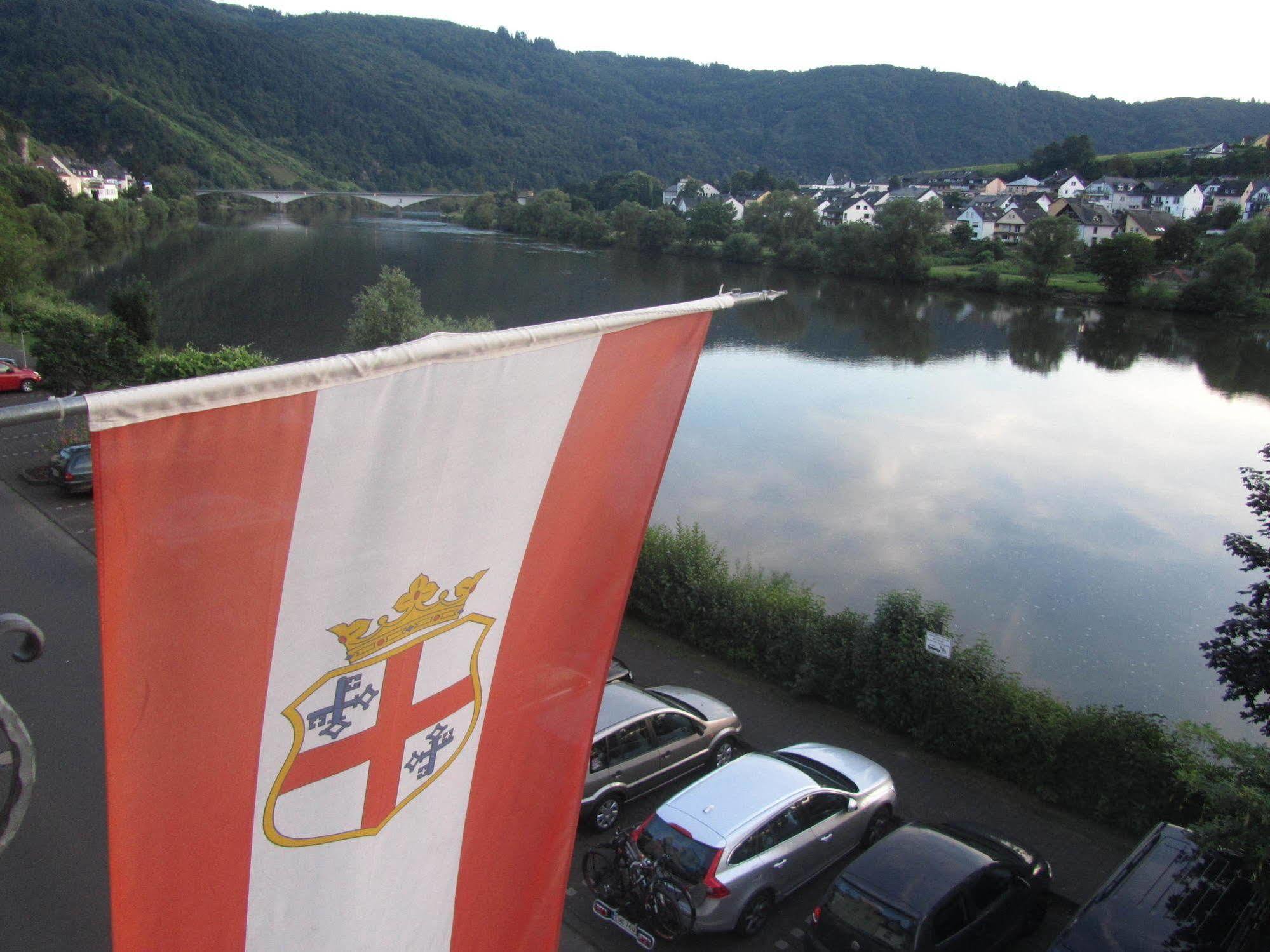 Mosel Panorama Zell an der Mosel Exterior foto